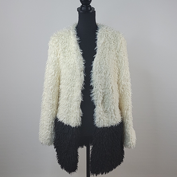 MINKPINK Jackets & Blazers - Minkpink xs/s fluffy white black jacket coat